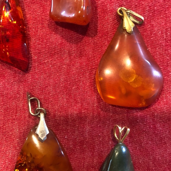 Pendants, assorted amber, polished stones and costume set of 12 - Picture 3 of 8
